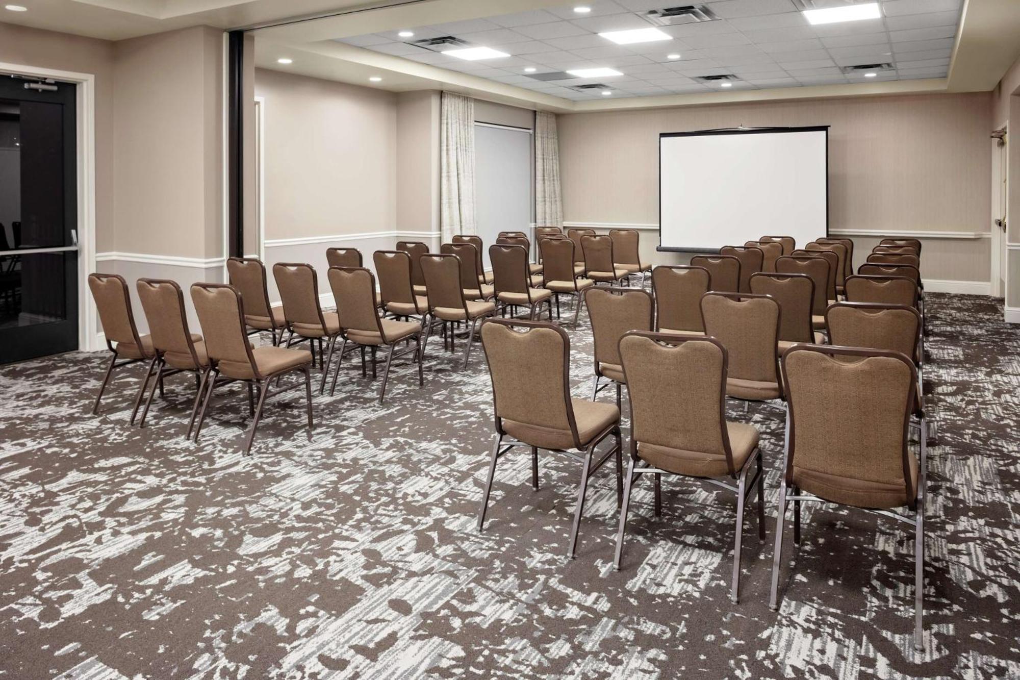 Hilton Garden Inn Atlanta Perimeter Center Dunwoody Exterior photo