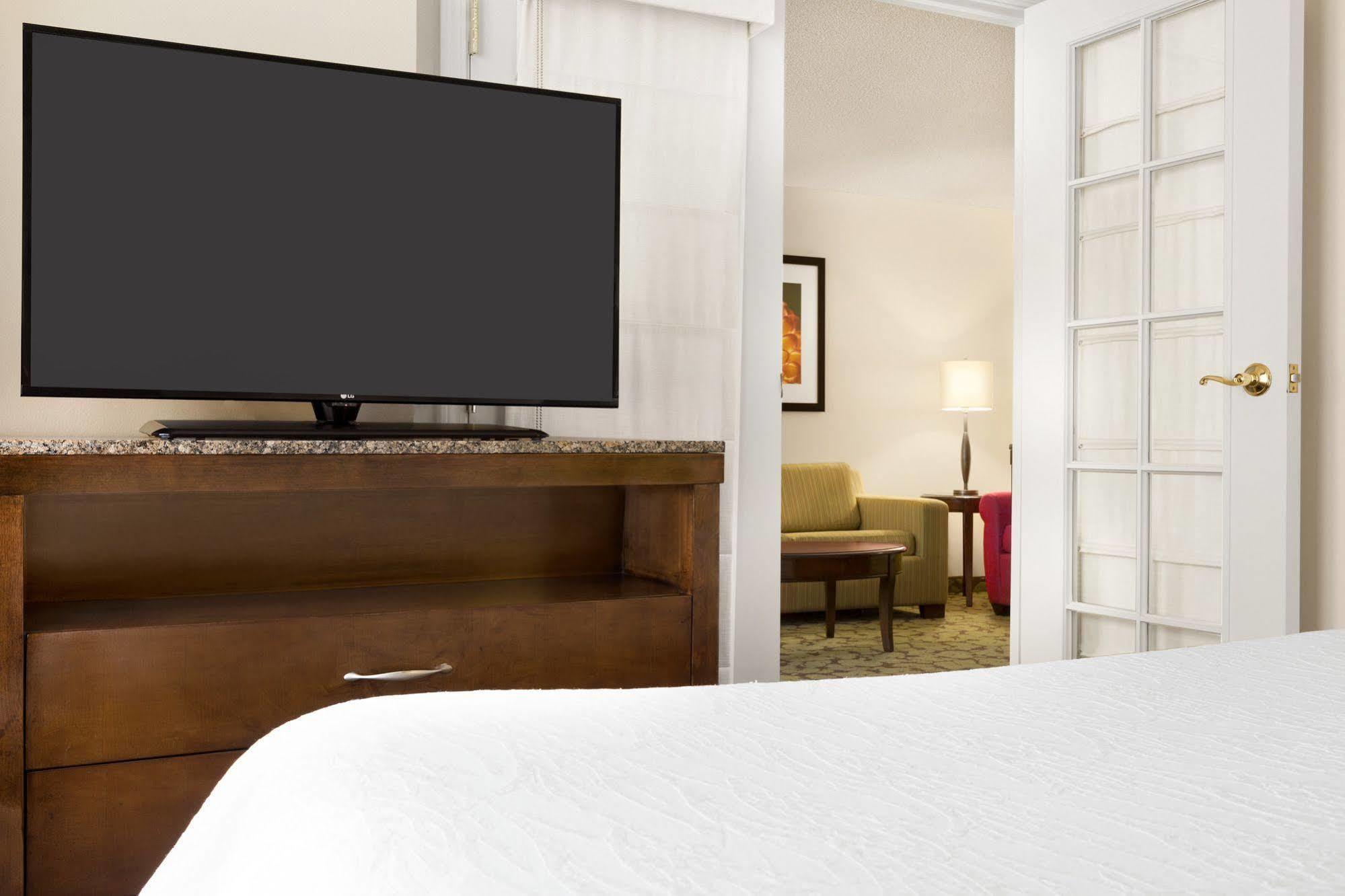 Hilton Garden Inn Atlanta Perimeter Center Dunwoody Exterior photo